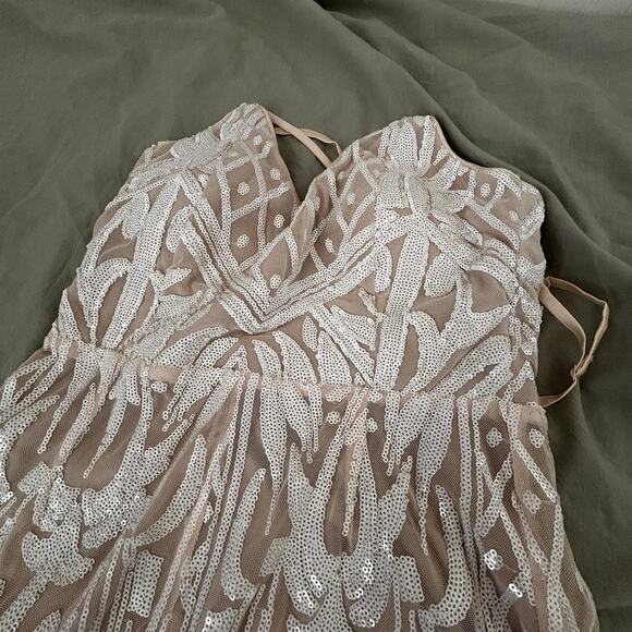 Lulu's sequin romper size small, NWOT - Picture 3 of 4